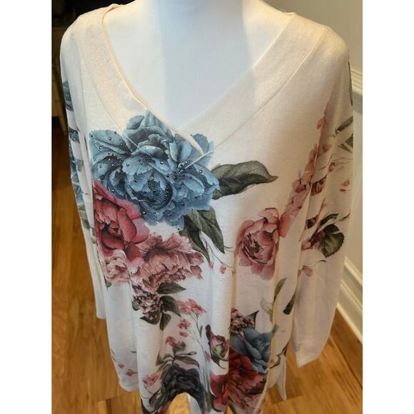 California Style Floral Print Long Sleeve Top - Plus 2X - Picture 3 of 7